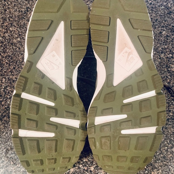 Nike Air Huarache! - Picture 5 of 8